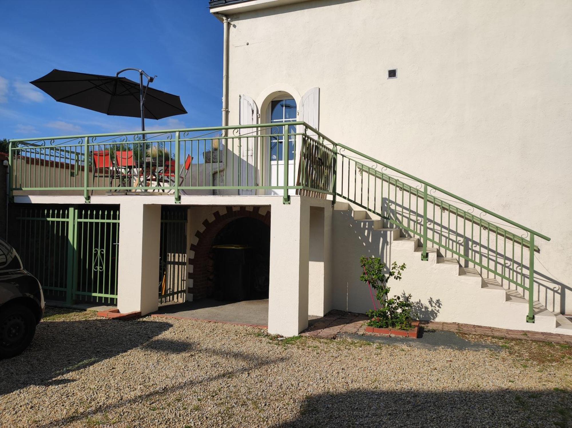 Lucriolla Hotel Oree-d'Anjou Exterior photo